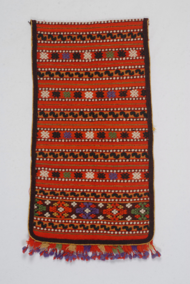 Pode, grammeni apron 
