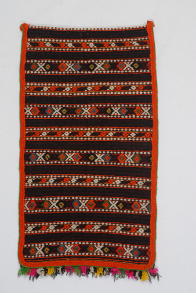 Pode, grammeni apron 