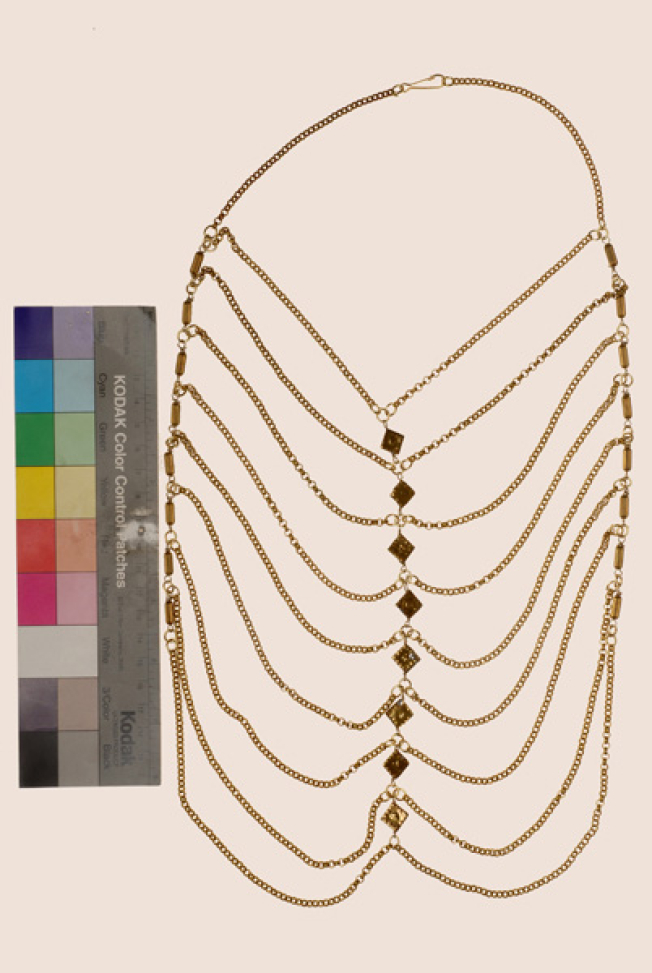 Mirmidi, gilt ornament consisting of chains joined loosely with lozenge-shaped foils in the centre and with cylindrical metal elements at the side