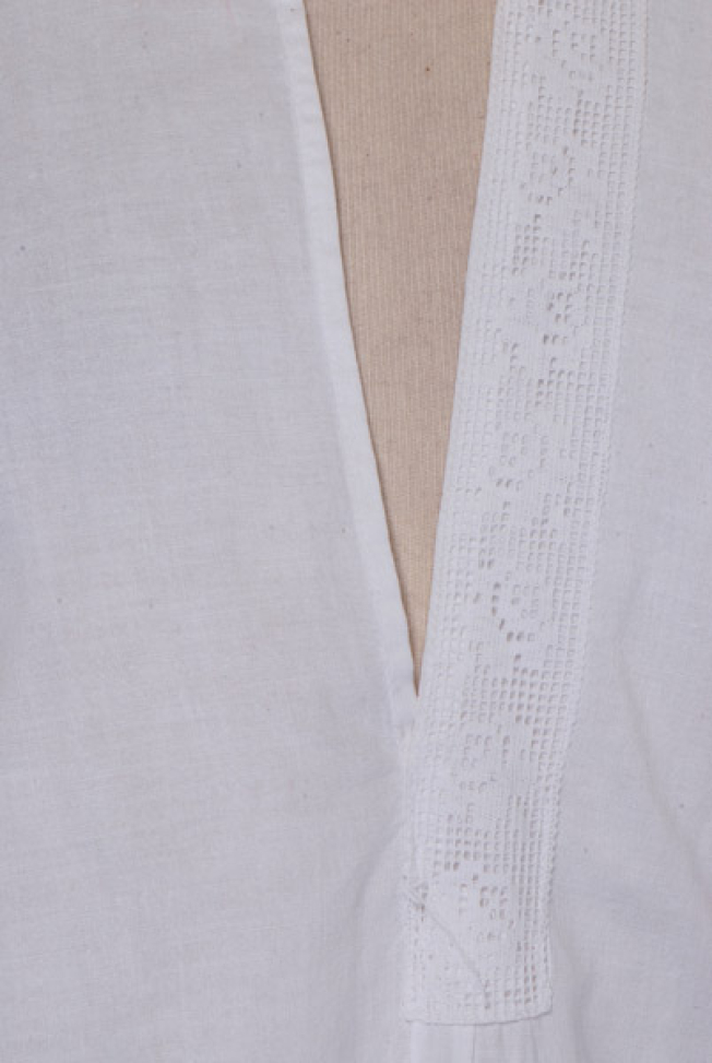 Plastron, decoration with lace sold by the metre