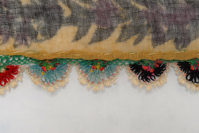 Multicolored bibila (crocheted lace)