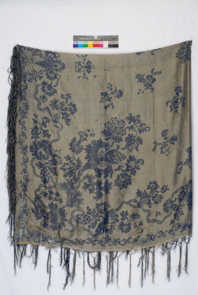 Silk kerchief worn around the waist