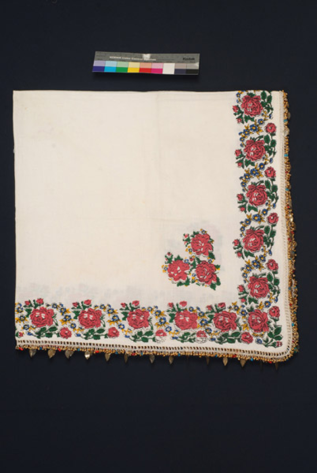 Tehremi me ta pitsilia, women's head kerchief 