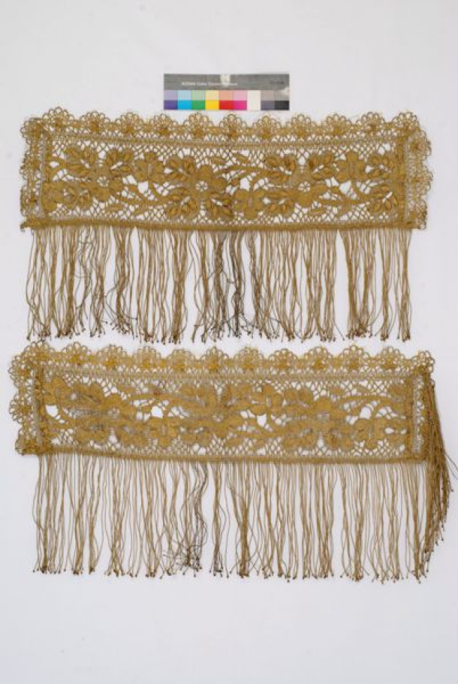 Krossia or krossi, gold lace with fringed end