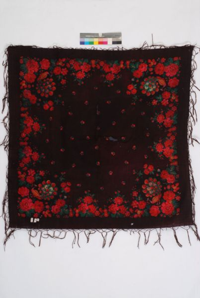Tsemberi kries, printed head kerchief worn by young women