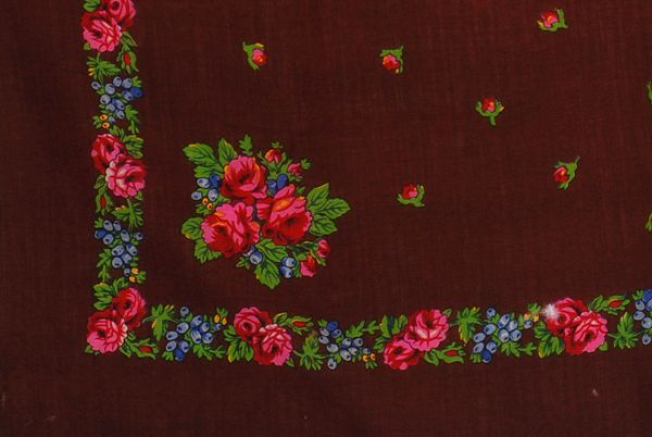 Detail of the printed decoration, edging and bouquet of roses at the corner