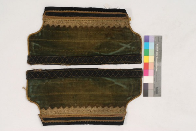 Manikoulia, married woman's oversleeves with a gold cord and outres