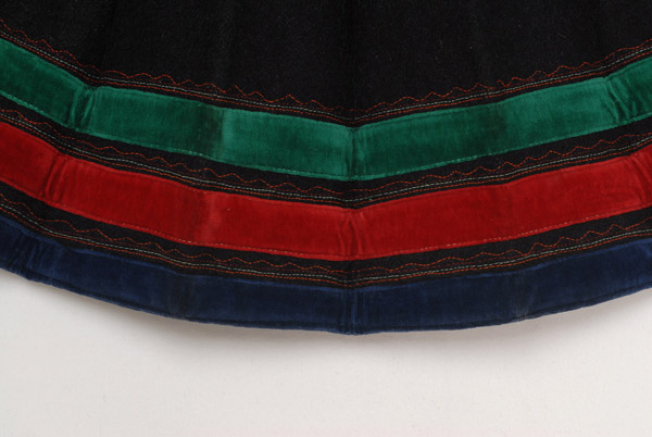 Detail of the applique decoration at the border with katfe and karelisia embroidery