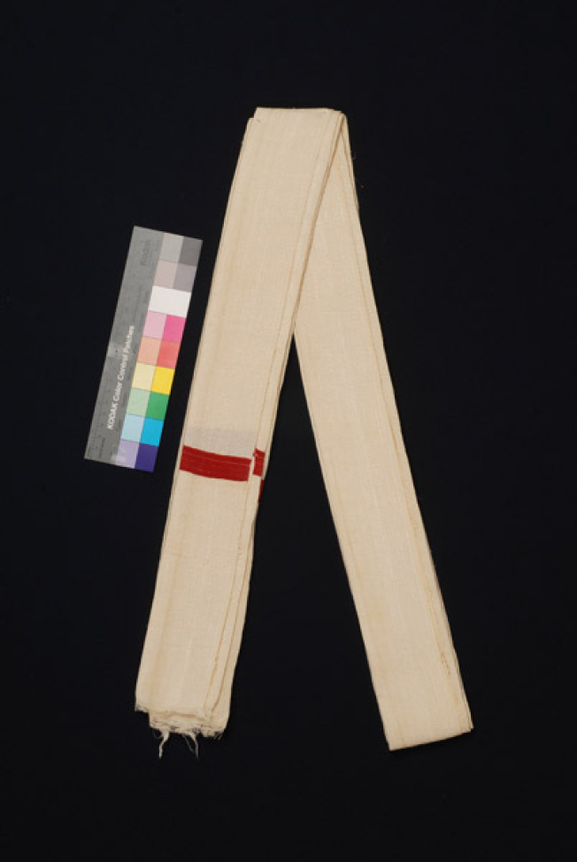 Silk, safranismeni obolia with rousses at the edges