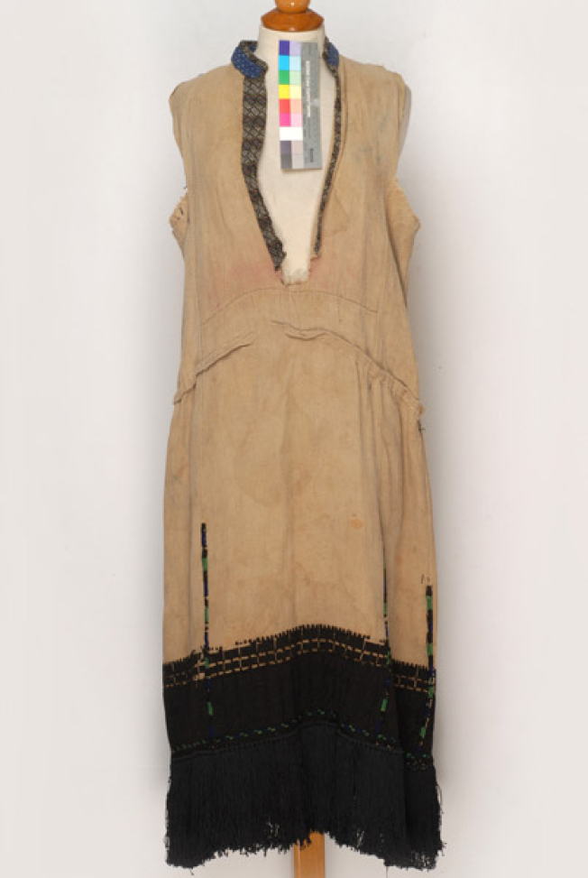 Linen sleeveless chemise, embroidered with black and coloured outradhes
