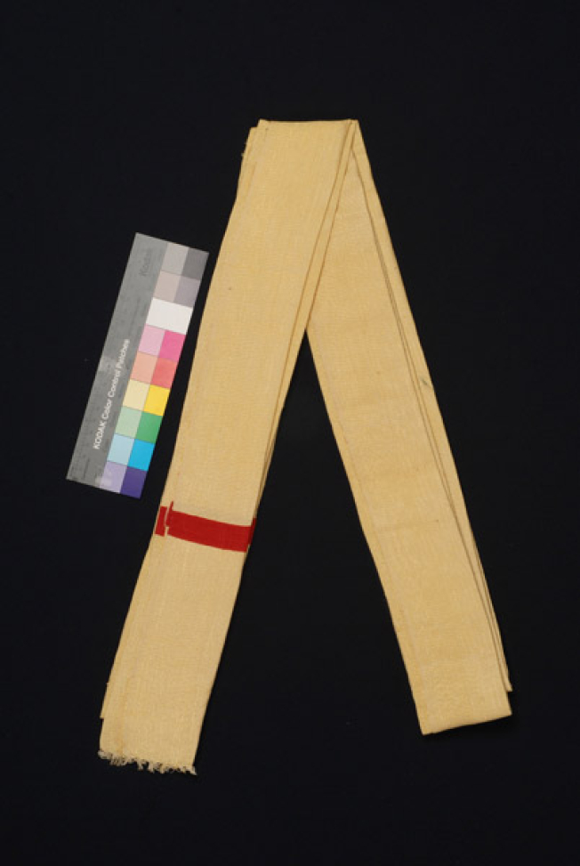 Silk, safranismeni obolia with rousses at the edges