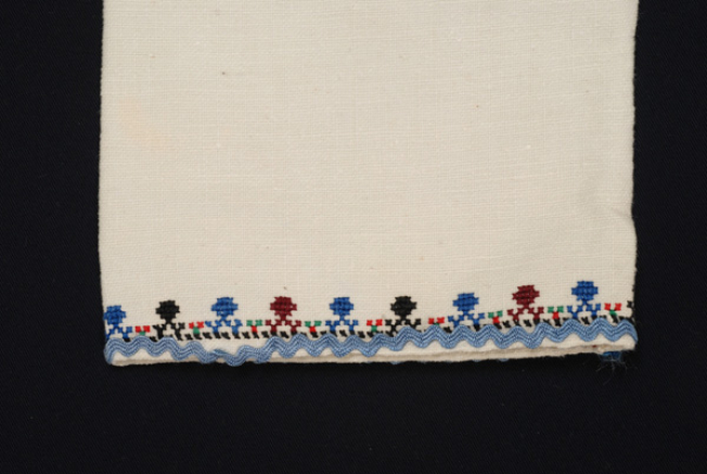 Sleeve, detail of the embroidered and the applique decoration