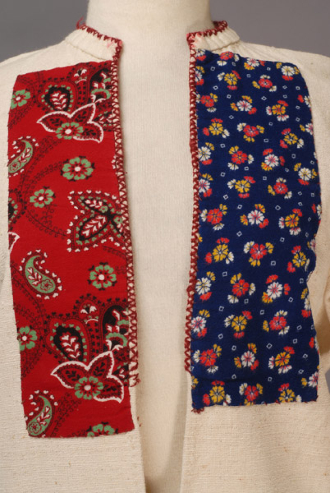 Detail of the applique decoration: pazoufka, plastron, ornamented with flannels