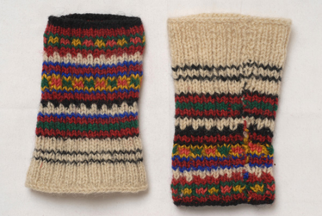 Pair of knitted, woollen wrist-bands from Oreini, Serres