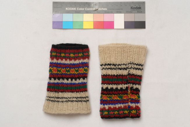 Pair of knitted, woollen wrist-bands from Oreini, Serres