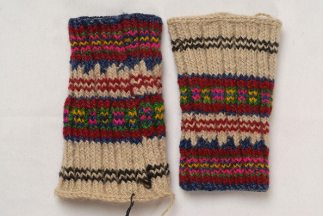 Pair of knitted, woollen wrist-bands from Oreini, Serres