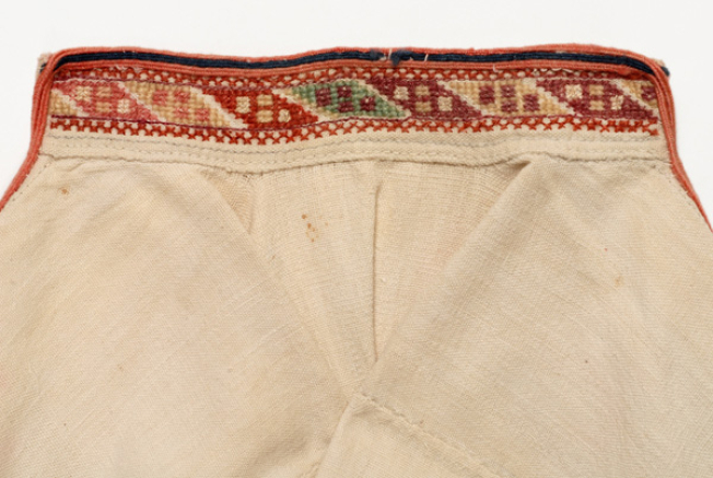 Embroidery of the collar