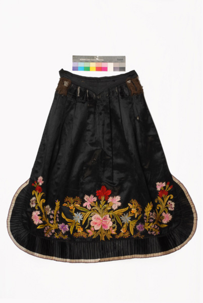 Black satin apron embroidered with multicoloured silk threads 