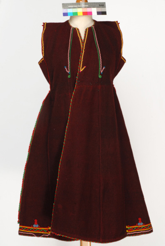 Tsipoun, fullen wool sleeveless overcoat
