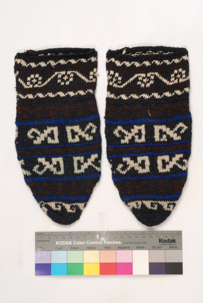 Patounes or kontotsourapa, sarakatsanian socks