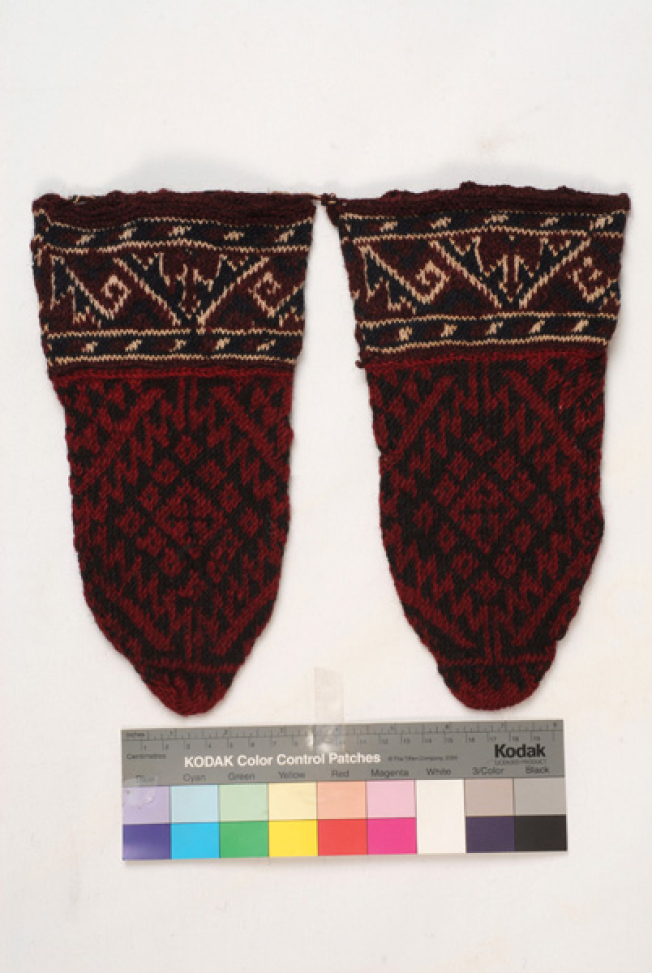 Patounes or kontotsourapa, sarakatsanian socks