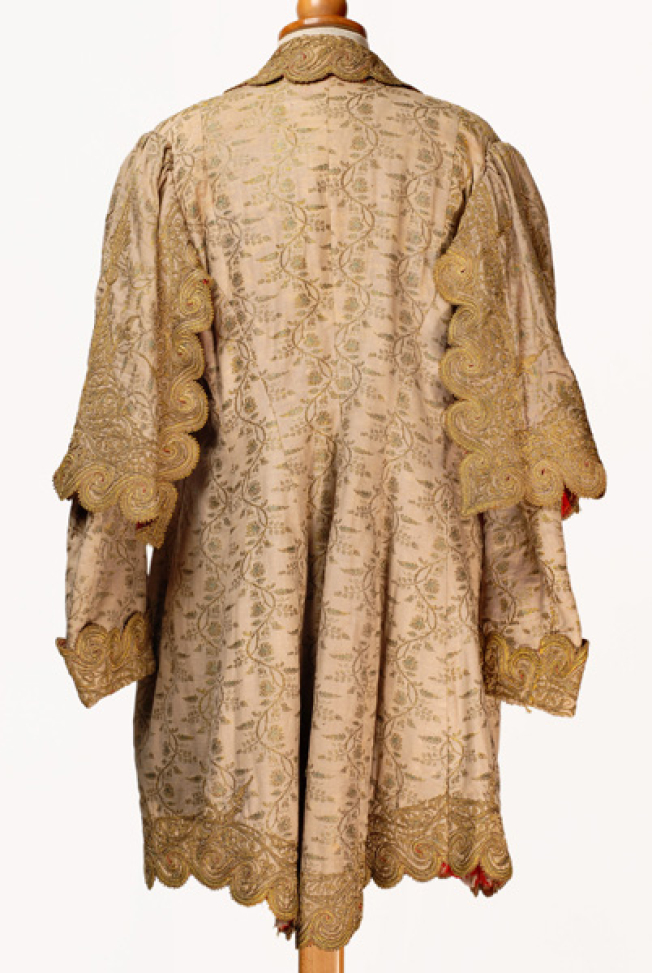 Sleeved overcoat, back