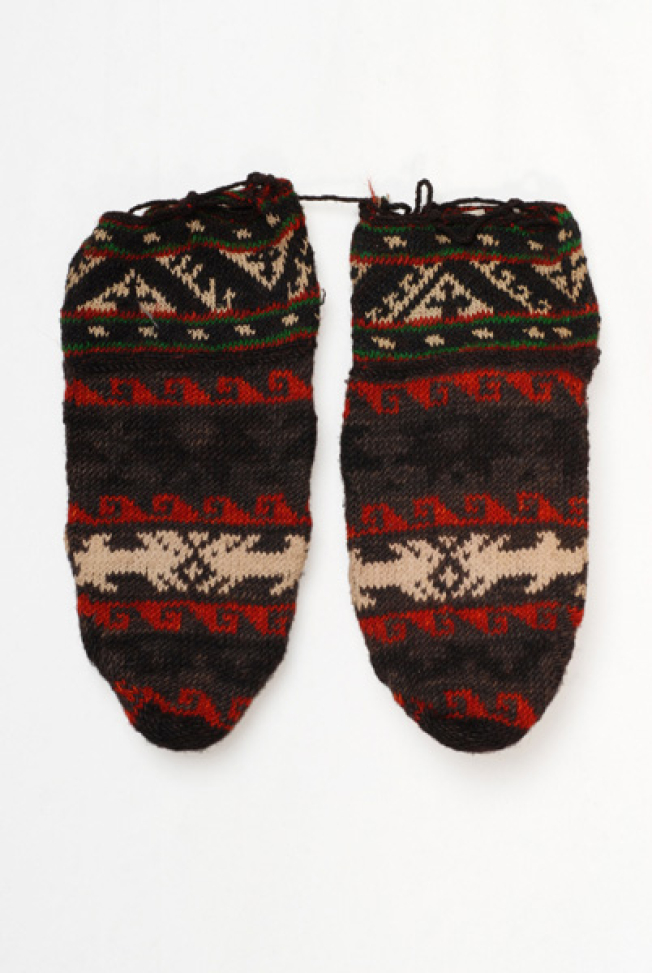 Patounes or kondotsourapa, sarakatsanian stockings