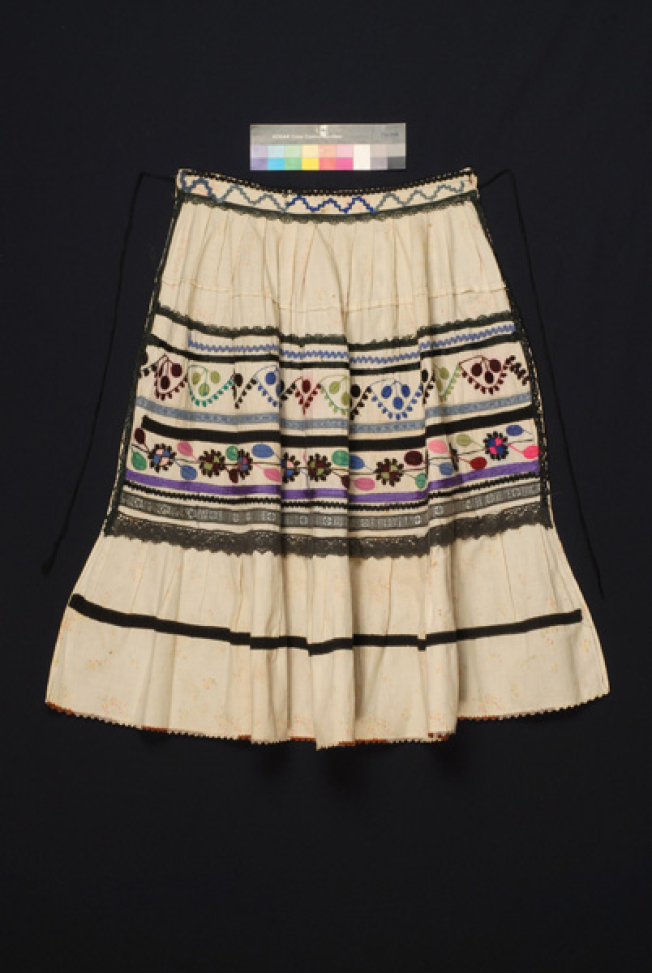 Serbian-Sarakatsans apron