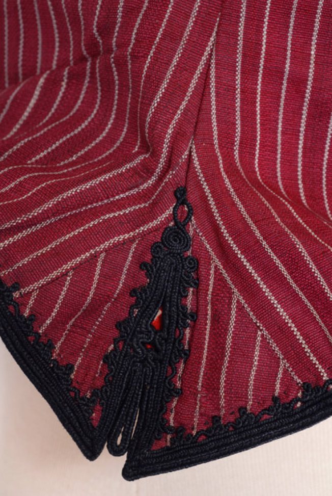 Side, detail of the latzouli