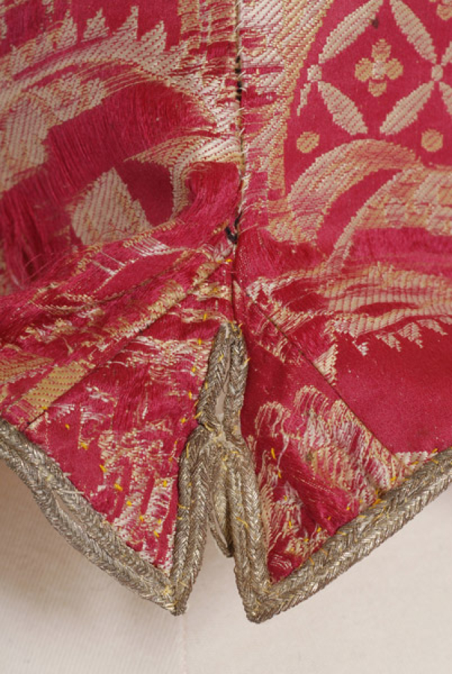 Side, detail of latzouli