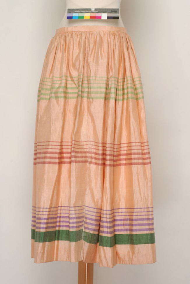 Skirt made of satakrouta