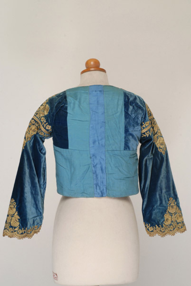 Deftero zipouni with embroidery at the frame, back