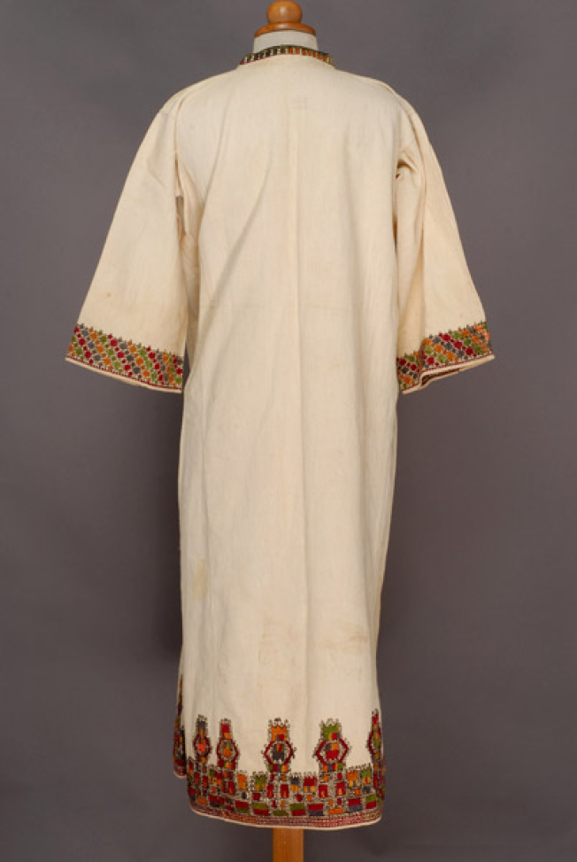 Νυφικό βαμβακερό υφαντό πουκάμισο κεντημένο με πολύχρωμα μετάξια, πίσω όψη