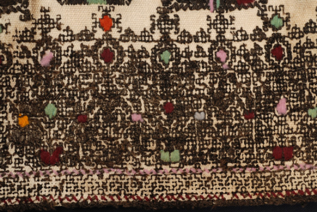 Kolonato chemise, embroidered band of the border