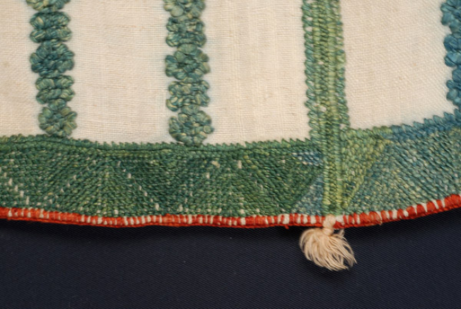 Detail of the decoration, sleeve border