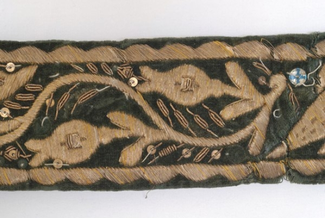 Detail of the decoration, vegetal motifs
