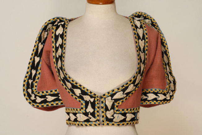 Short sleeved jacket of a priestess's retinue 