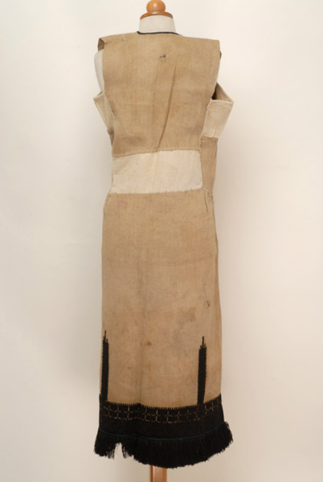 Linen chemise, back