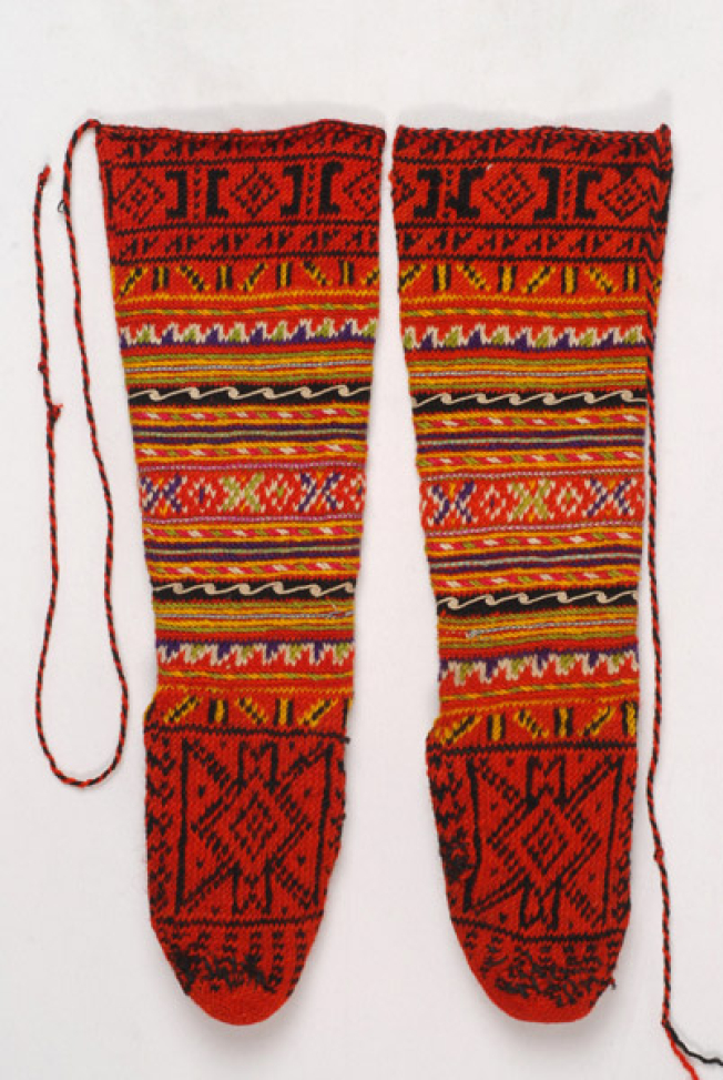 Tsourap(ia), woollen stockings from Antartiko, Florina