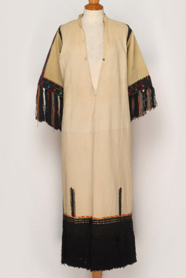 Cotton chemise, embroidered with black and multicoloured woollen threads