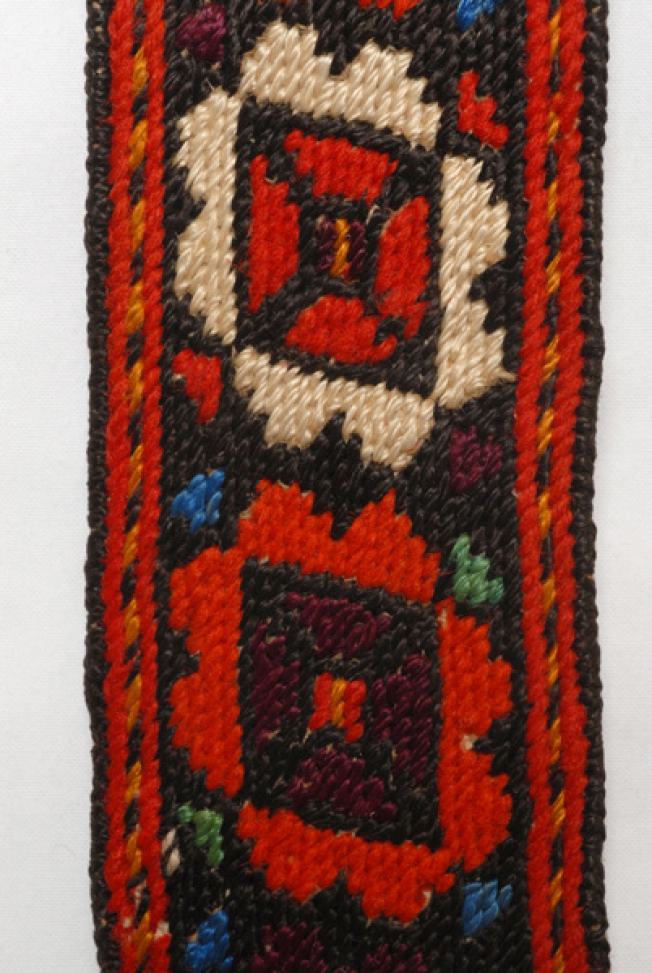 Detail of the embroidered decoration