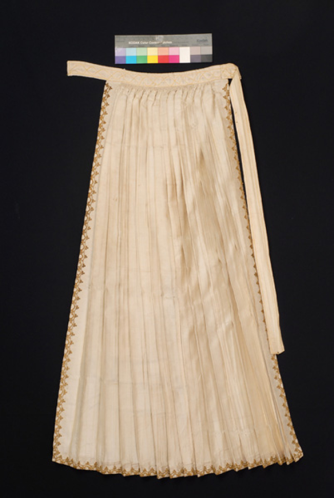 Apron made of silk fabric with vertical goffers