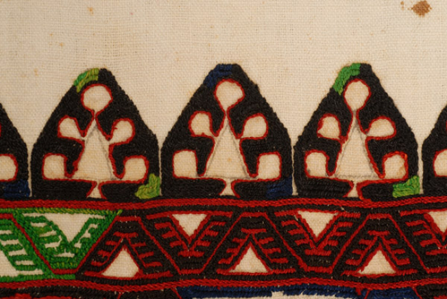 Border: tongues with grafta krouskeze