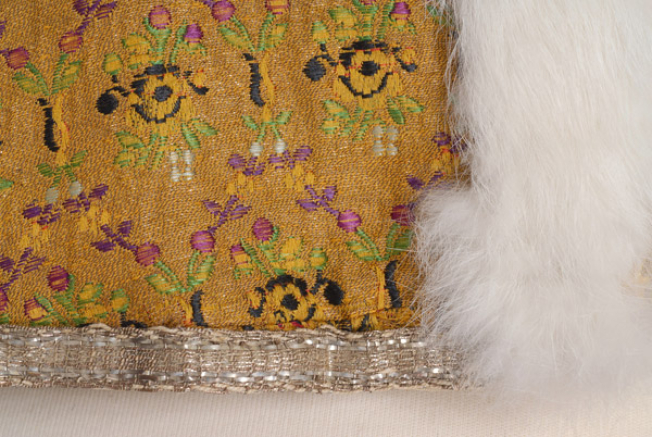 Front, braided gold fillet