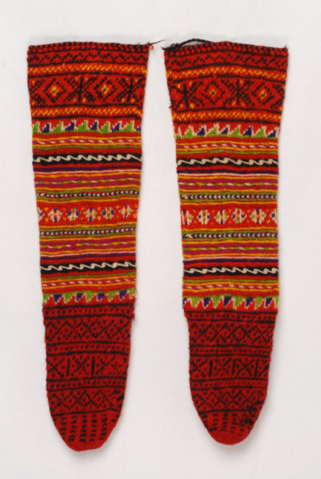Tsourap(ia), woollen stockings from Antartiko, Florina