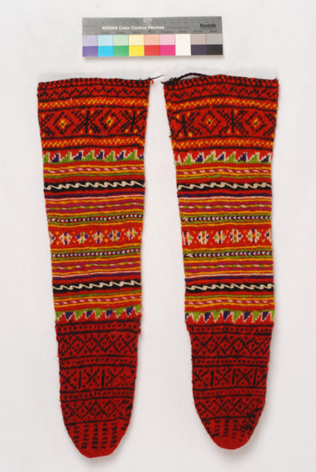 Tsourap(ia), woollen stockings from Antartiko, Florina
