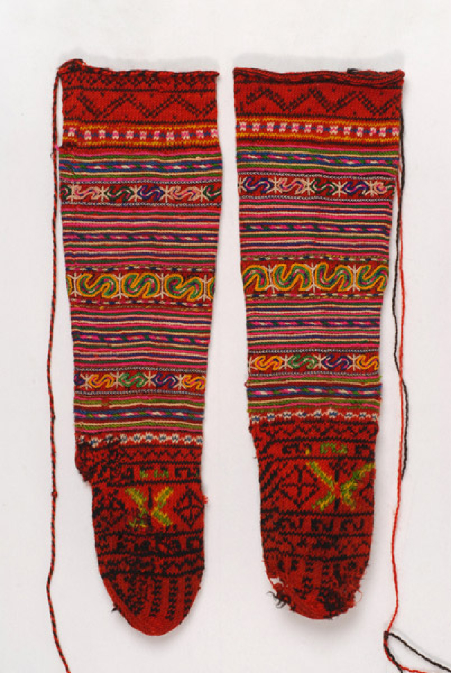 Tsourap(ia), woollen stockings from Antartiko, Florina
