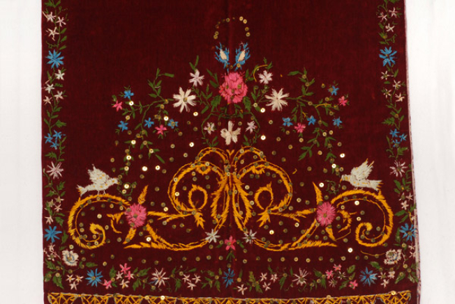 Detail of the vegetal and zoomorphic decoration