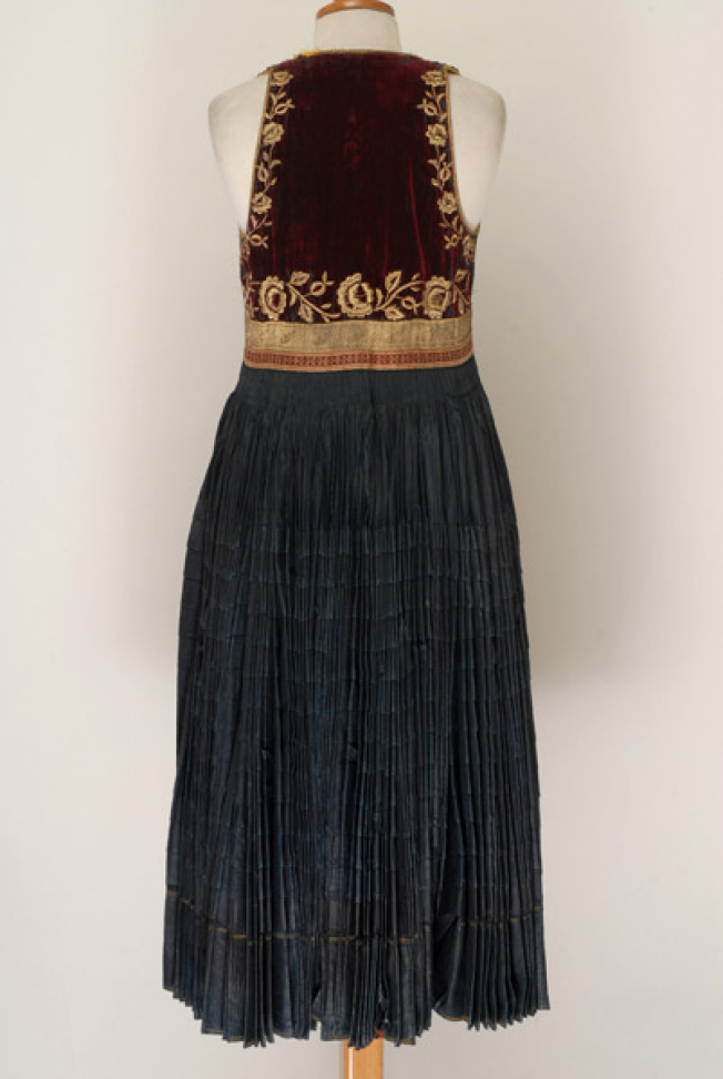 Deftero dress made of red velvet, back