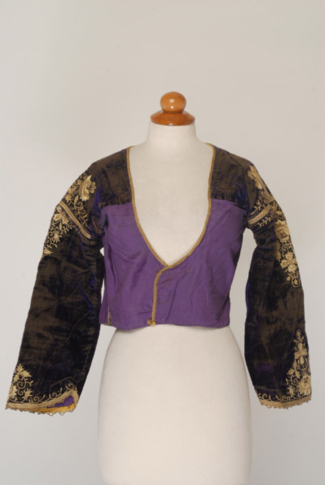 Second best zipouni with embroidery at the frame